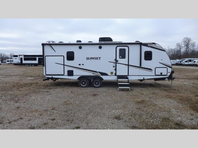 2024 CrossRoads Sunset Trail Super Lite SS253RB, $ 49,830