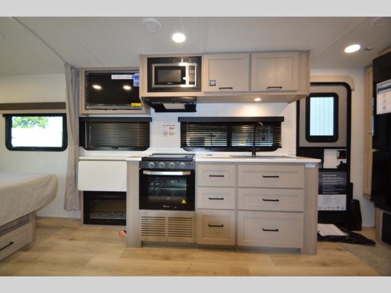 2026 Forest River Flagstaff Micro Lite 22FBS, $ 43,791