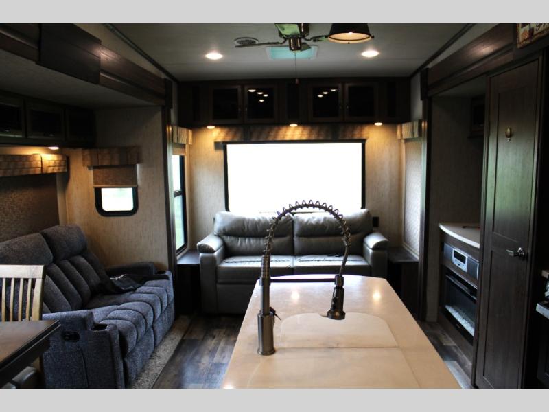 2019 Forest River Sandpiper HT 2950TRIK, $ 0