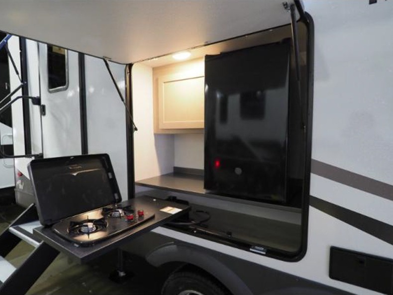 2025 Forest River Rockwood Ultra Lite 2614BS, $ 60,848