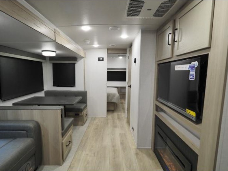 2025 Forest River Rockwood Ultra Lite 2614BS, $ 60,848