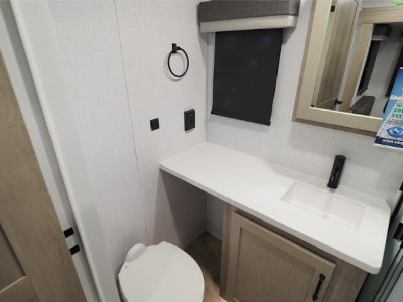 2025 Forest River Rockwood Ultra Lite 2614BS, $ 60,848