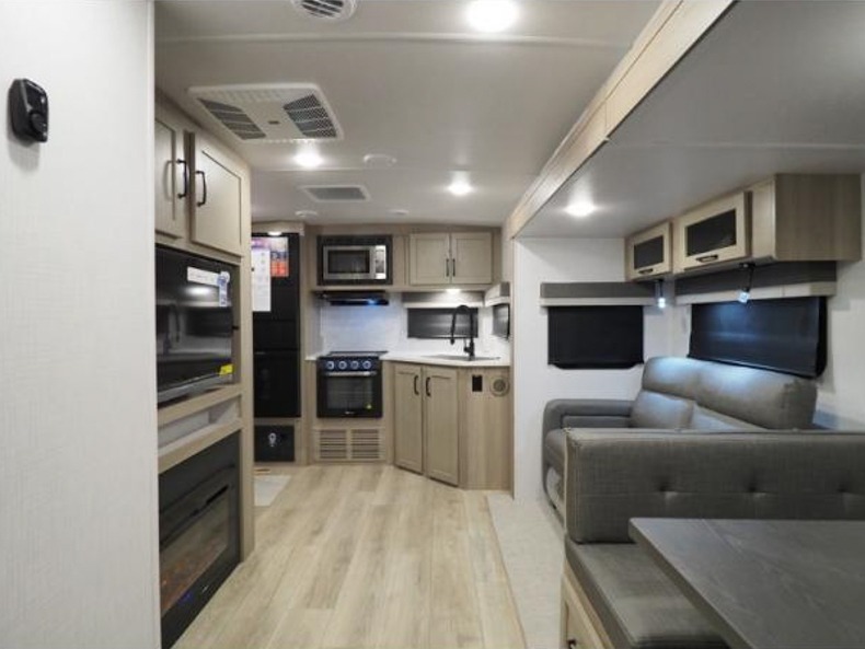2025 Forest River Rockwood Ultra Lite 2614BS, $ 60,848