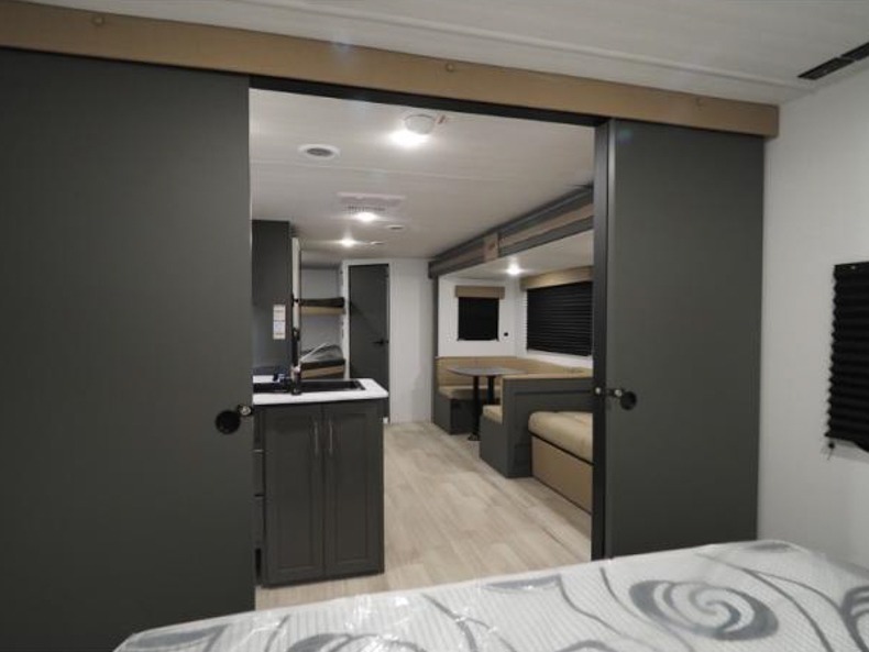 2025 Keystone Bullet Classic (East) 2640BH, $ 39,631
