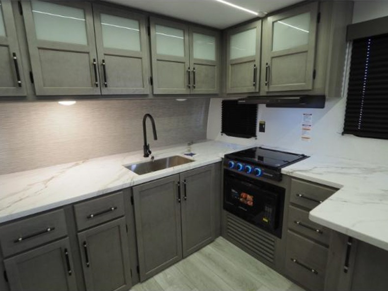 2025 Keystone Hideout 24FKS, $ 54,592