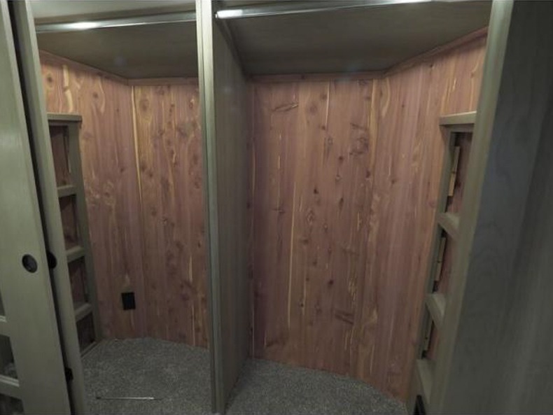 2022 DRV Mobile Suites 40KSSB4, $ 221,242