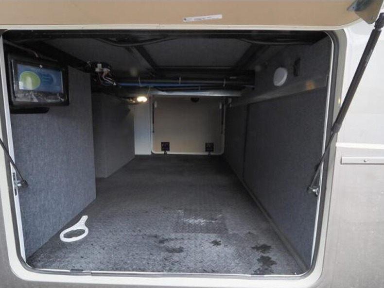 2022 DRV Mobile Suites 40KSSB4, $ 221,242