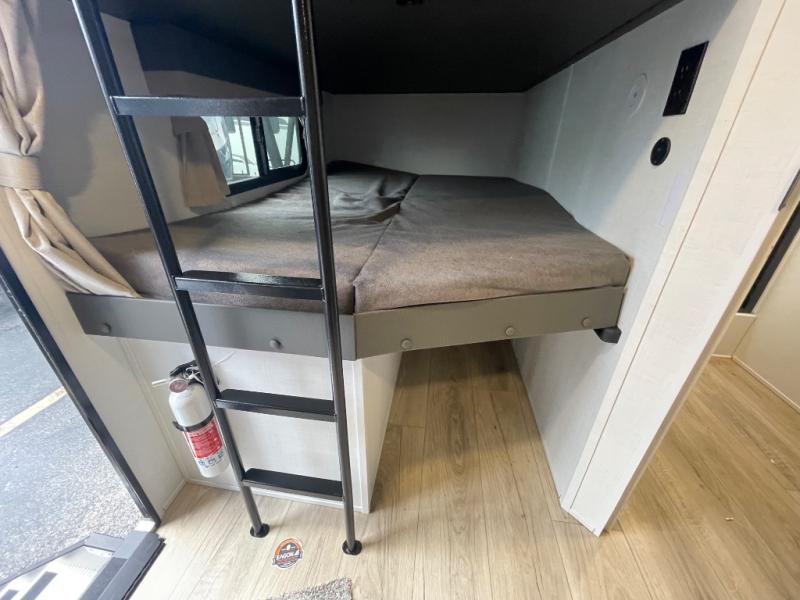 2026 Forest River Flagstaff Super Lite 27DBH, $ 51,265