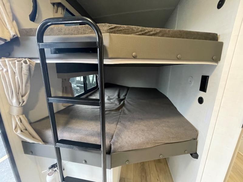 2026 Forest River Flagstaff Super Lite 27DBH, $ 51,265