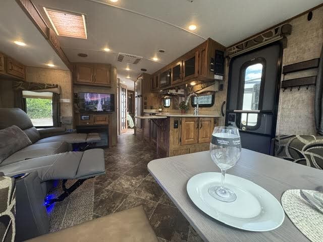 2016 Outdoors RV Blackstone 260RDSB, $ 19,950
