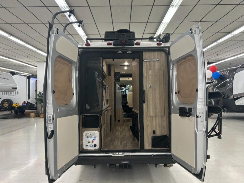 2025 Winnebago Travato 59G, $ 124,904