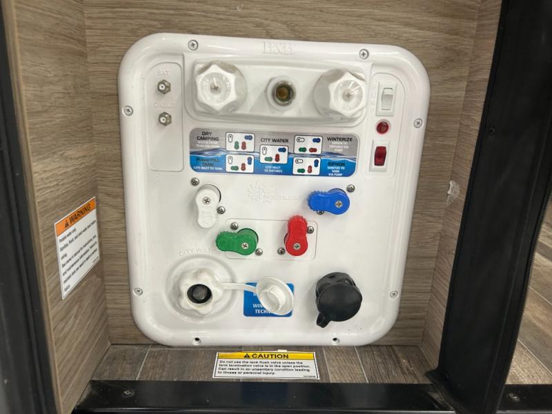 2025 Winnebago Travato 59G, $ 124,904