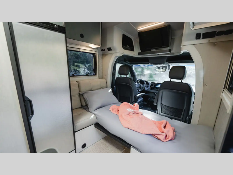 2027 Winnebago EKKO 23B, $ 216,312