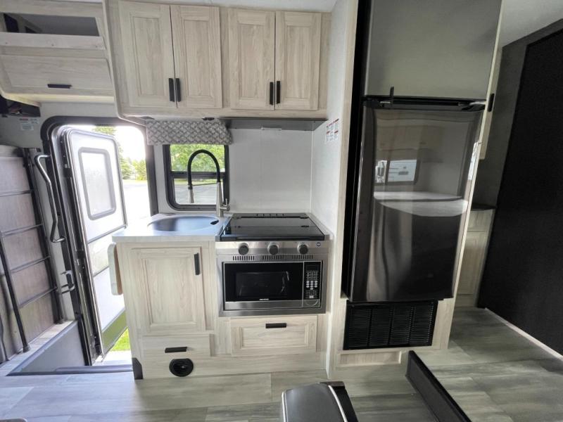 2023 Forest River Forester 2251SLE Ford, $ 79,990