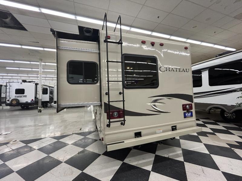 2017 Thor Motor Coach Chateau 26B, $ 59,998