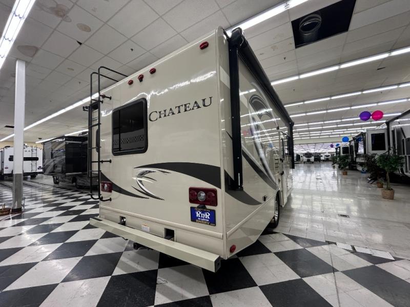 2017 Thor Motor Coach Chateau 26B, $ 59,998