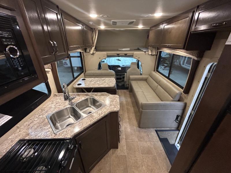 2017 Thor Motor Coach Chateau 26B, $ 59,998