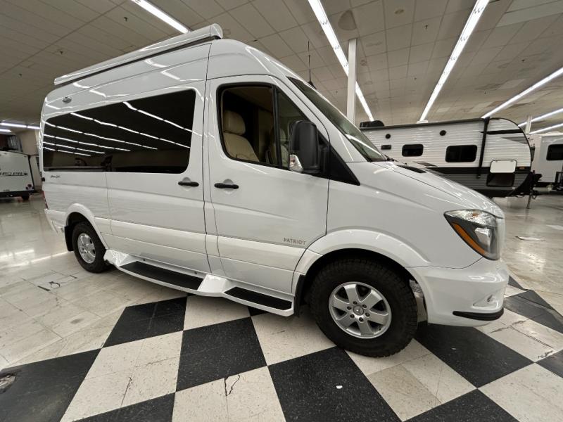 2019 American Coach American Patriot SD - Lounge, $ 89,990
