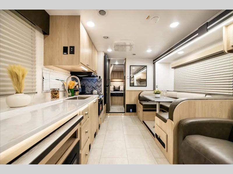 2027 Coachmen Leprechaun 319MB Ford - 450, $ 149,990
