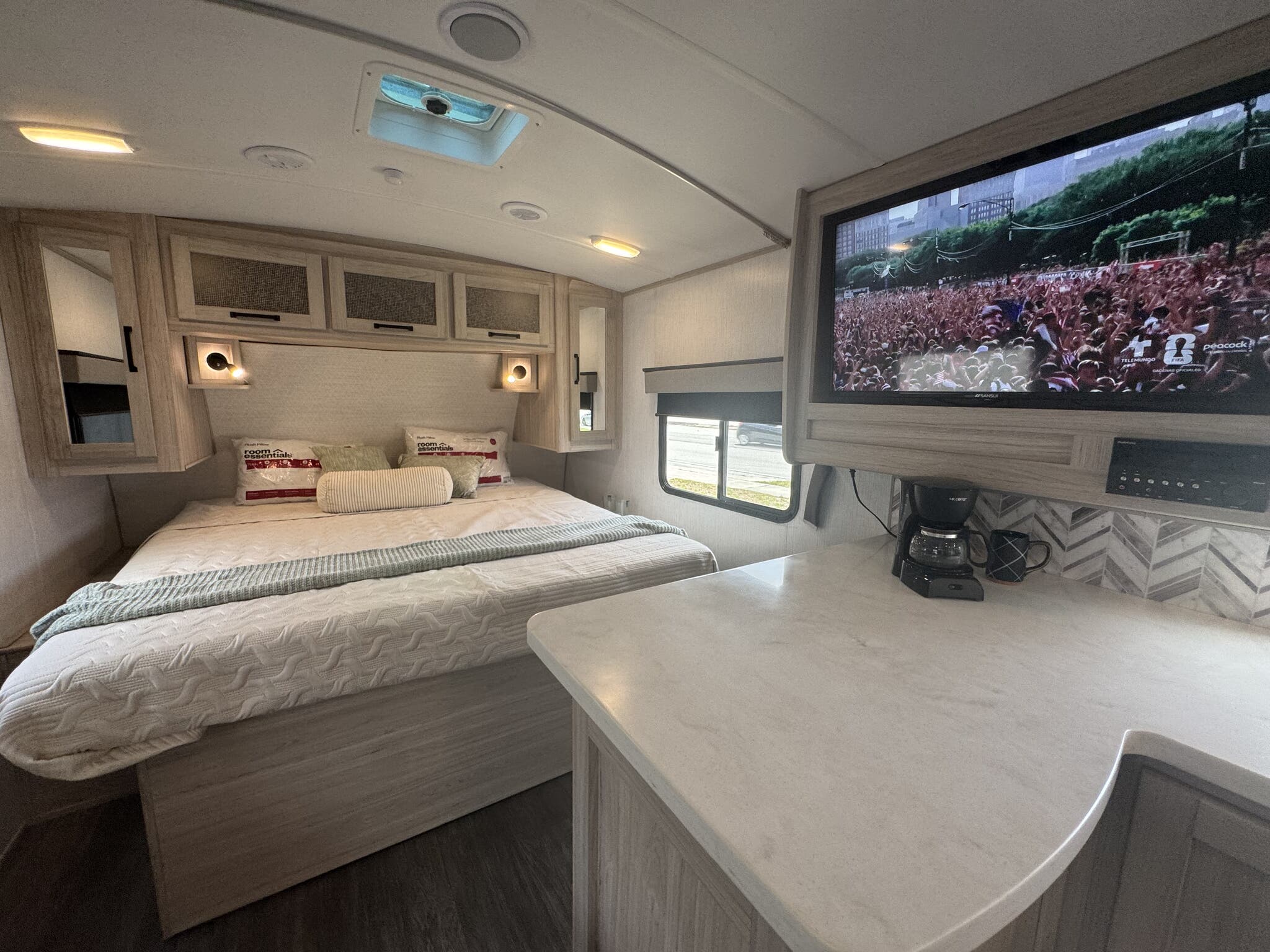 2022 Cruiser RV Twilight Signature TW2100, $ 19,995