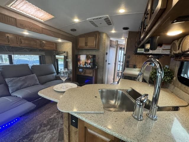 2016 Outdoors RV Blackstone 260RDSB, $ 19,950