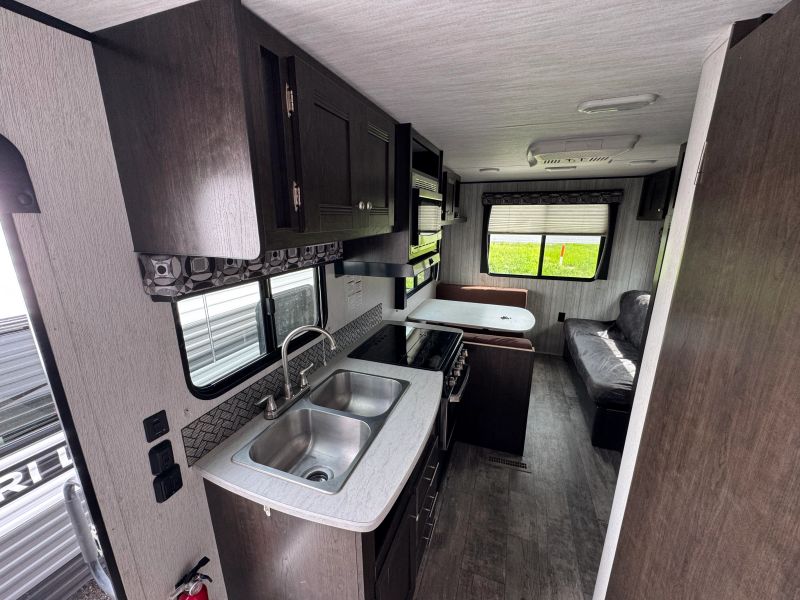 2019 Heartland Pioneer, $ 10,900