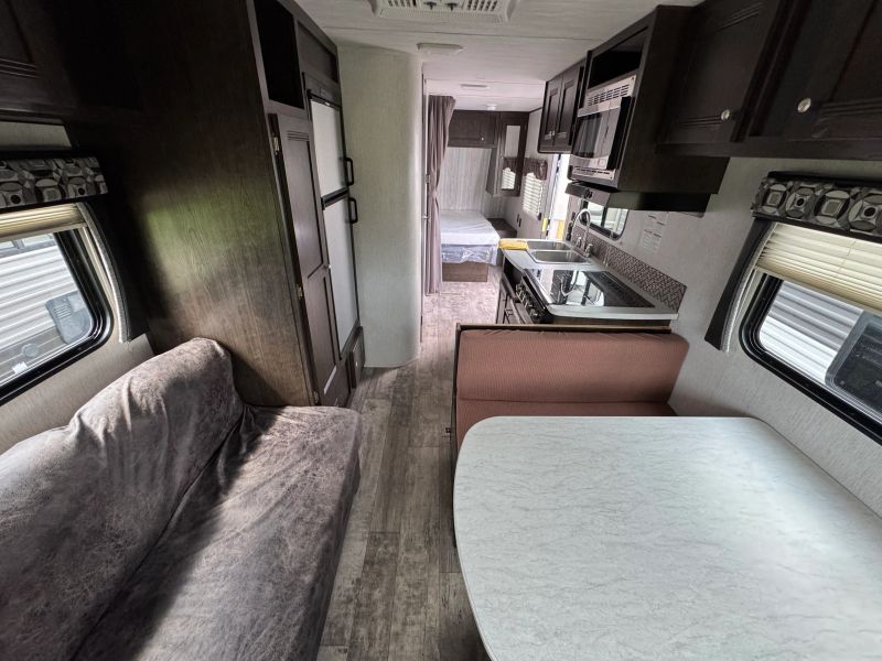 2019 Heartland Pioneer, $ 10,900