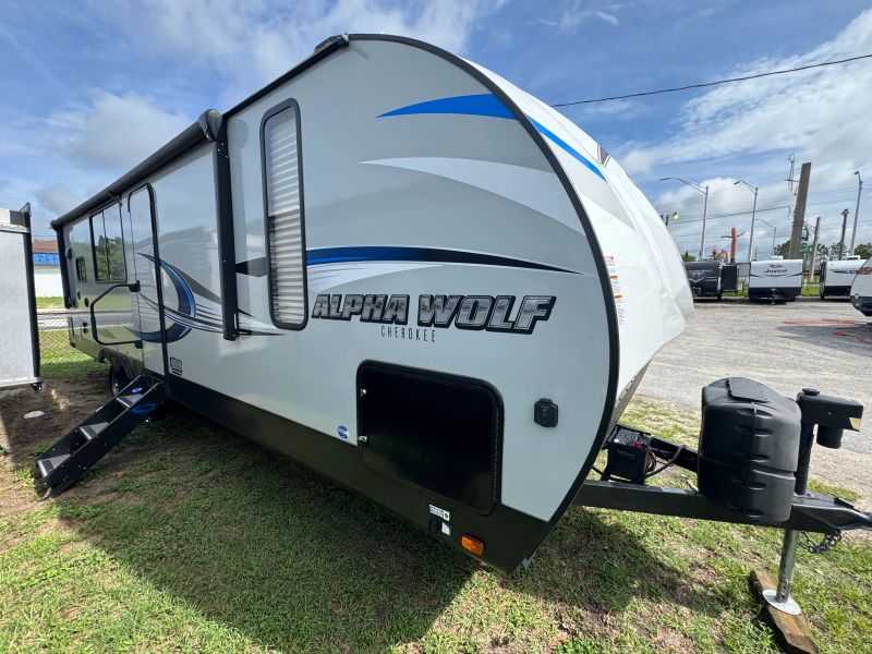 2018 Forest River Alpha Wolf, $ 15,900