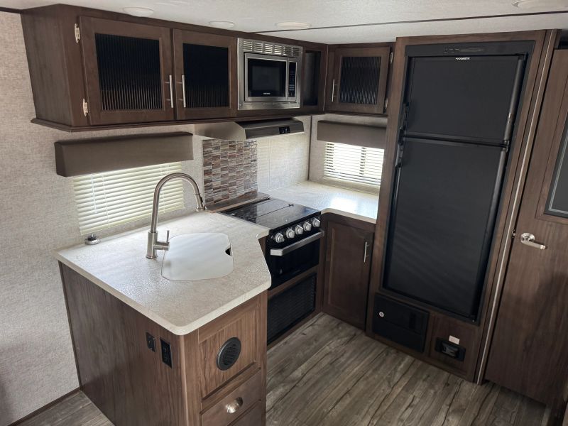 2018 Forest River Alpha Wolf, $ 15,900