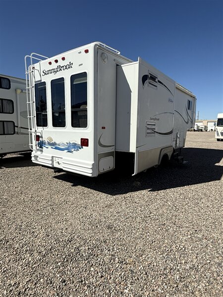 2005 SunnyBrook TITAN 28RLKS, $ 12,995