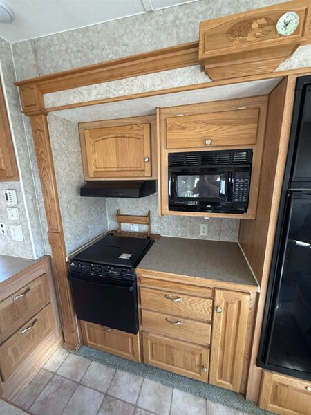 2005 SunnyBrook TITAN 28RLKS, $ 12,995