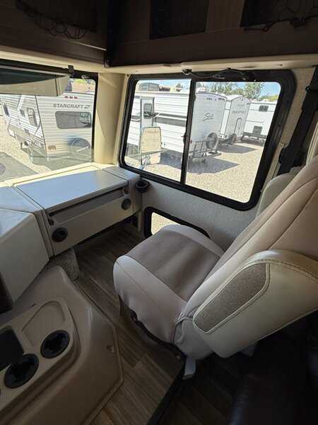 2018 Thor Motor Coach A.C.E. 30.2, $ 39,999