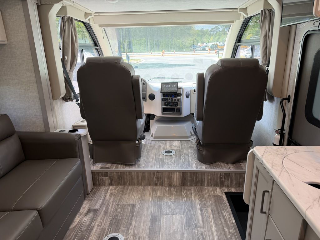 2025 Thor Motor Coach Geneva 24VS, $ 84,900