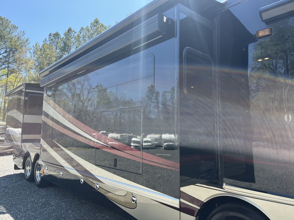 2012 American Coach Revolution 42W, $ 149,900