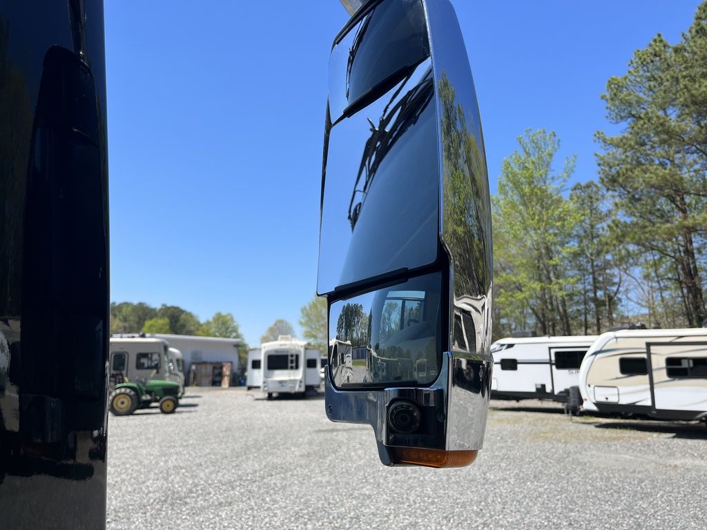 2012 American Coach Revolution 42W, $ 149,900