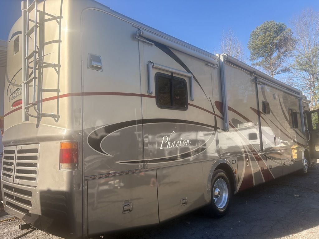 2006 Tiffin Motorhomes Phateon 40 QSH, $ 49,900
