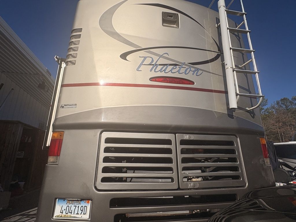 2006 Tiffin Motorhomes Phateon 40 QSH, $ 49,900