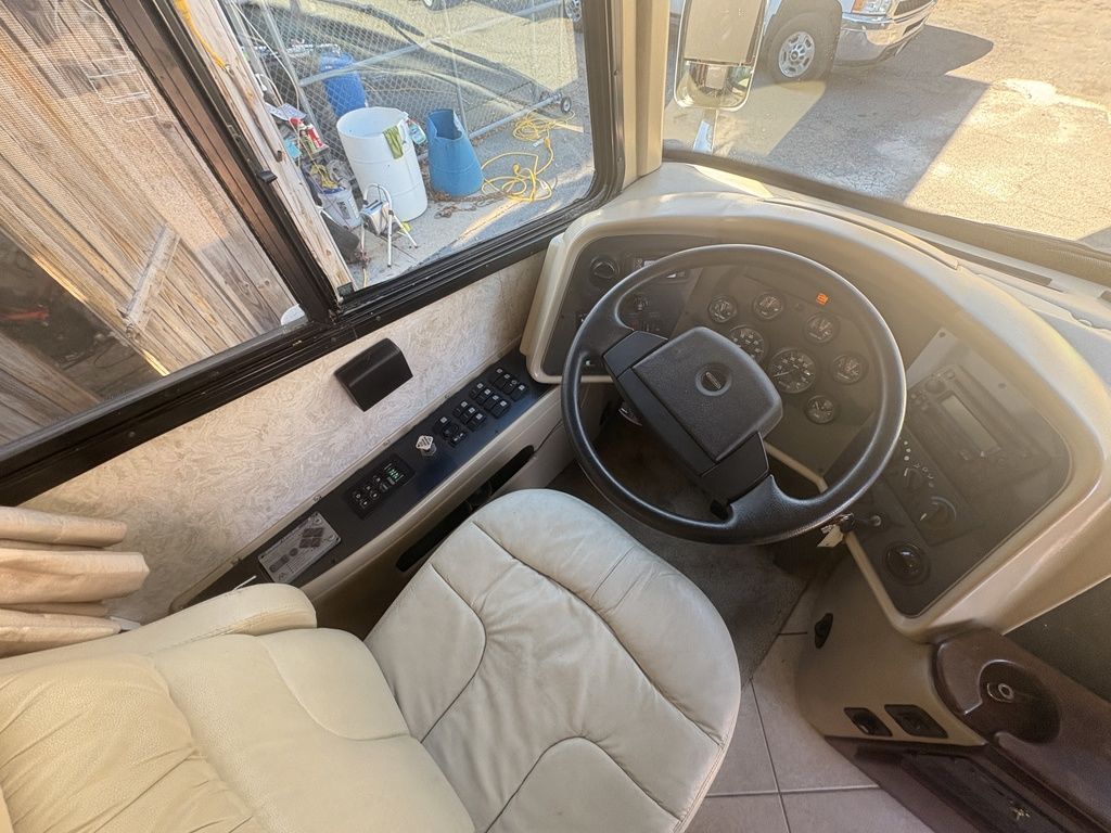 2006 Tiffin Motorhomes Phateon 40 QSH, $ 49,900