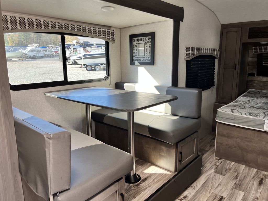 2022 Venture M169VRK, $ 14,900