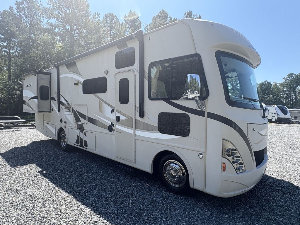 2015 Thor Motor Coach A.C.E. 30.1, $ 44,900