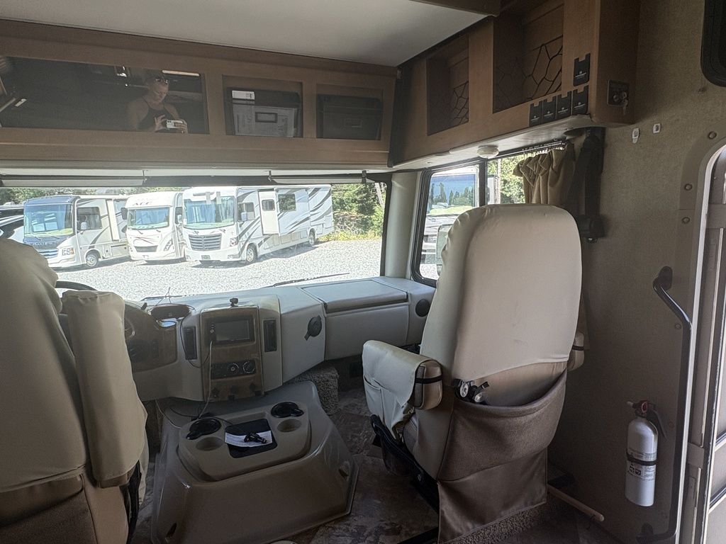 2015 Thor Motor Coach A.C.E. 30.1, $ 44,900