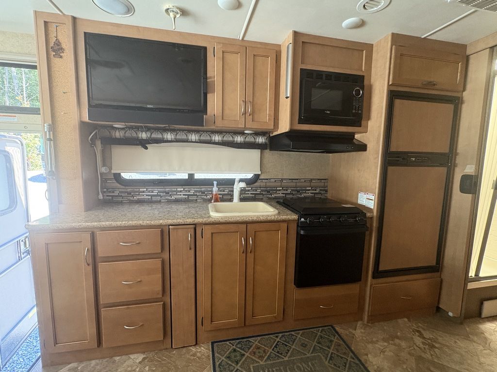 2015 Thor Motor Coach A.C.E. 30.1, $ 44,900