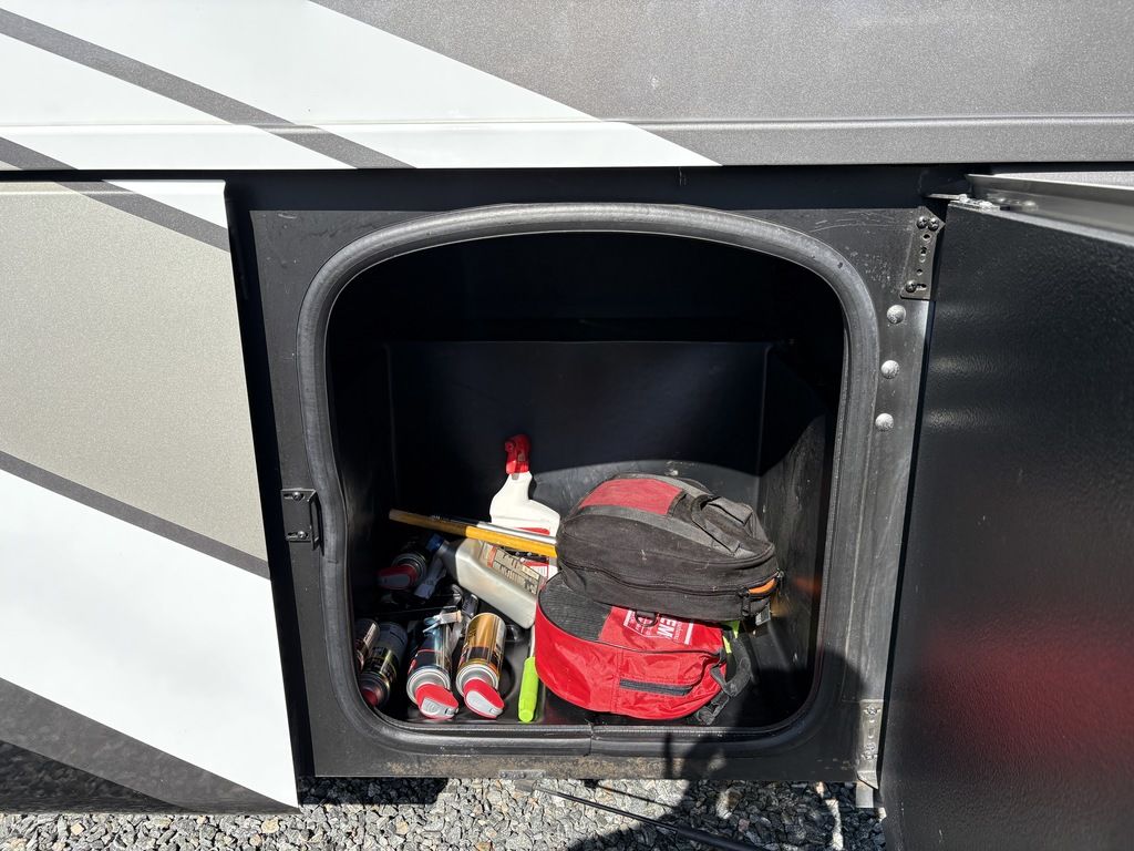 2023 Thor Motor Coach Miramar 34.6, $ 129,900