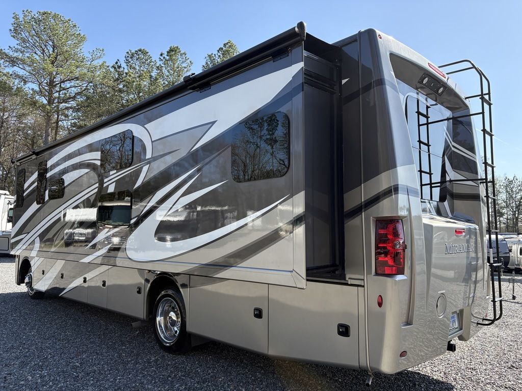 2023 Thor Motor Coach Miramar 34.6, $ 129,900