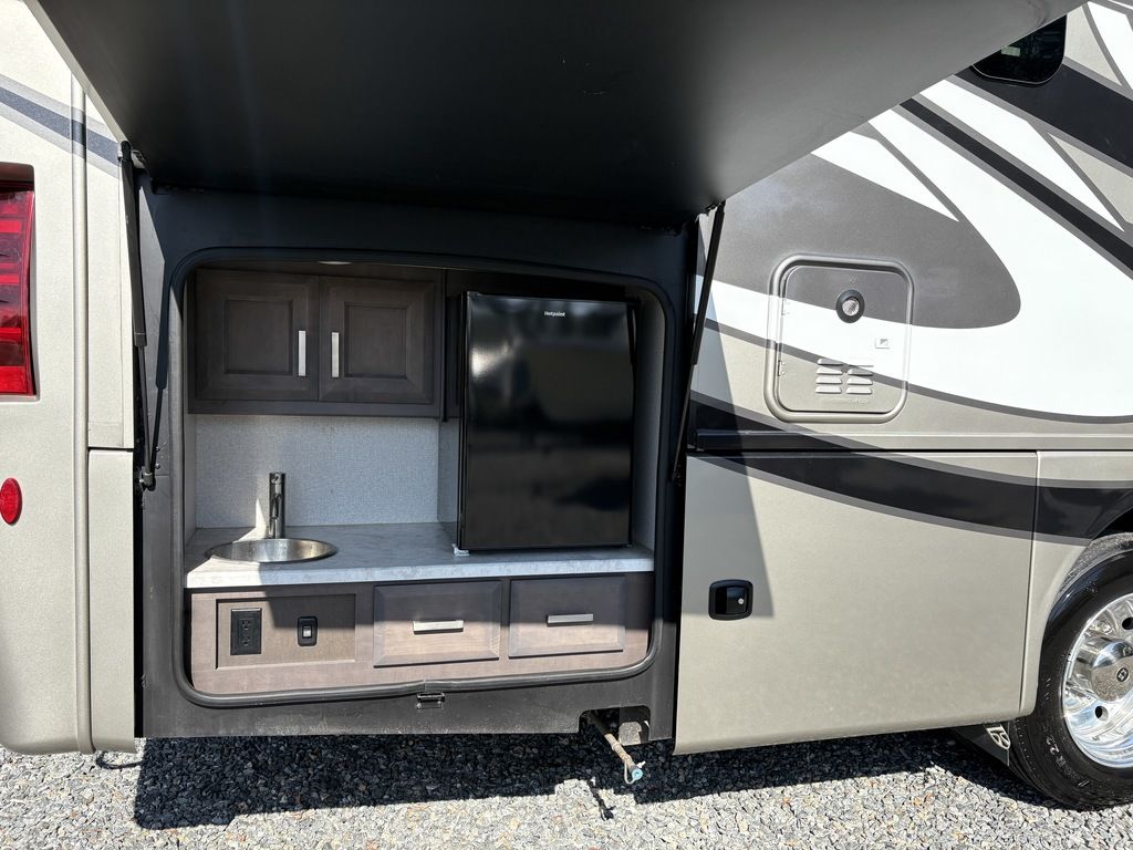 2023 Thor Motor Coach Miramar 34.6, $ 129,900