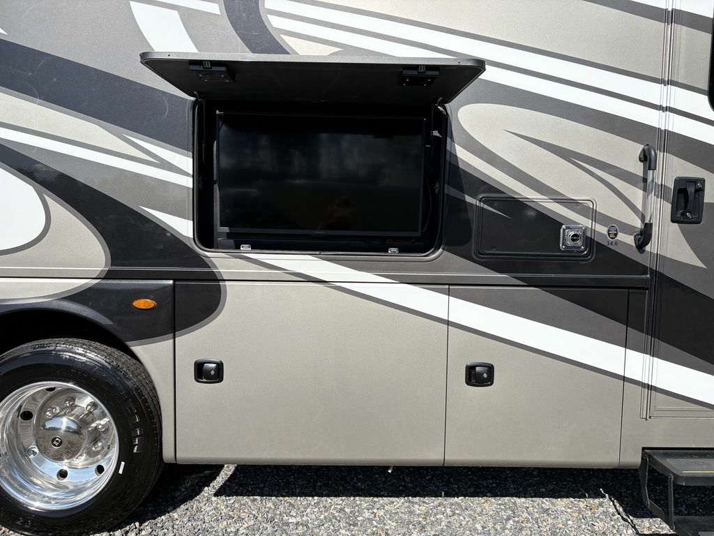 2023 Thor Motor Coach Miramar 34.6, $ 129,900