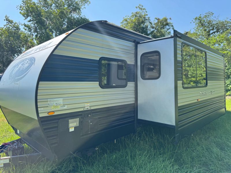 2022 Forest River Grey Wolf Toy Hauler, $ 16,500