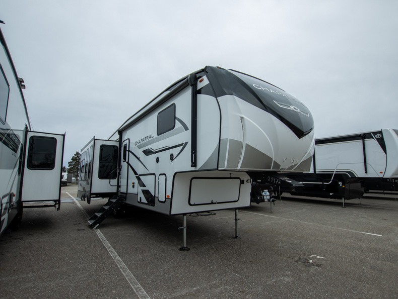 2023 Coachmen Chaparral 336TSIK, $ 52,751