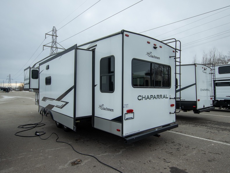 2023 Coachmen Chaparral 336TSIK, $ 52,751