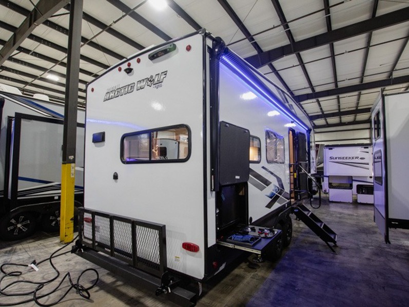 2024 Forest River Cherokee Arctic Wolf 23MLE, $ 35,999